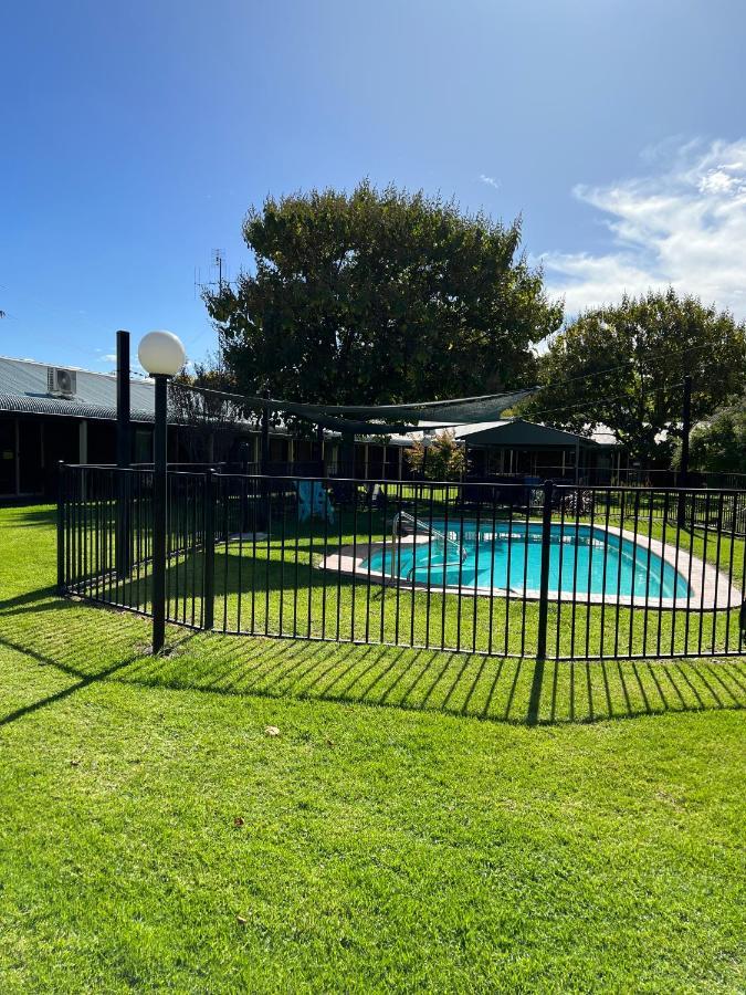 Greenways Holiday Units Tocumwal Bagian luar foto