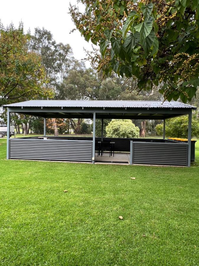Greenways Holiday Units Tocumwal Bagian luar foto