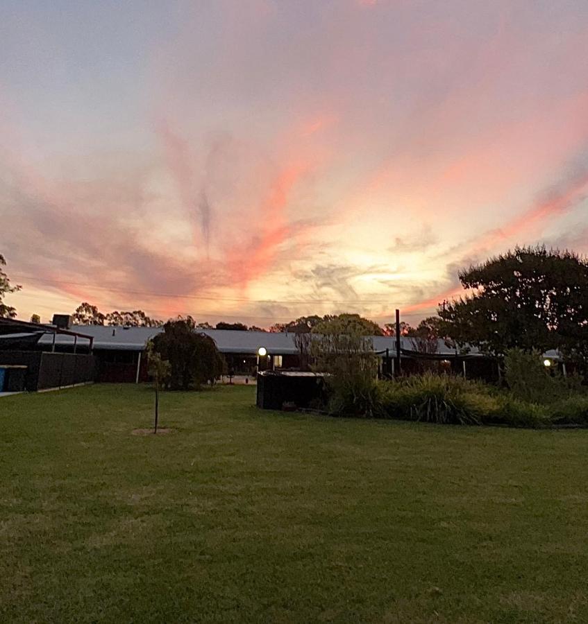 Greenways Holiday Units Tocumwal Bagian luar foto
