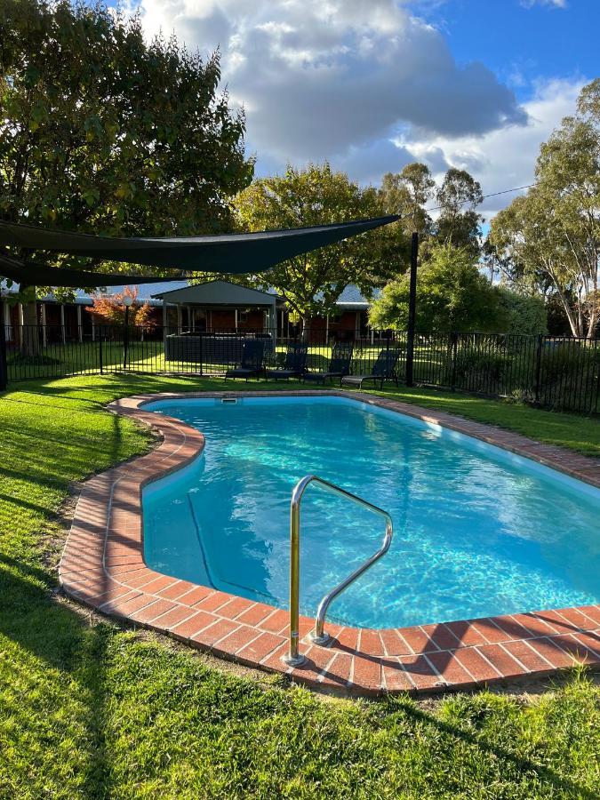 Greenways Holiday Units Tocumwal Bagian luar foto
